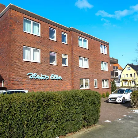 Und Zentrumsnahe Fuer Bis Zu 4 Personen In Doese Apartmán *
